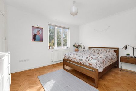 3 bedroom flat to rent - Photo 4