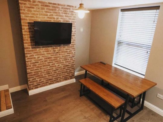 OX Living is proud to present this high-quality 9-bedroom co-living property, perfect for working professionals looking for stylish, stress-free living. Room 1 - Photo 1