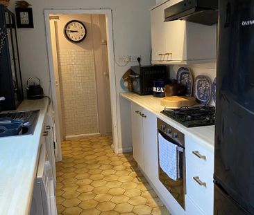 3 bedroom end of terrace house to rent - Photo 6