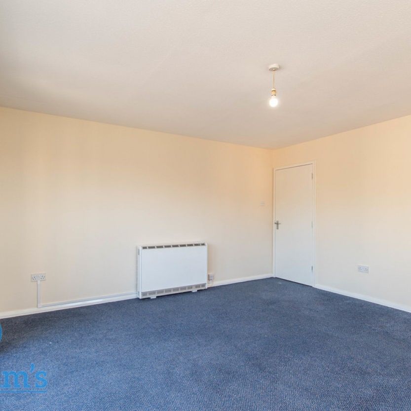 2 bed Flat for Rent - Photo 1