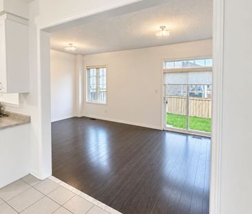 For Lease - 1260 Mccron Crescent, Newmarket, Ontario - Photo 2