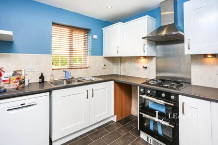 2 bedroom end of terrace house to rent - Photo 2