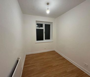 4 bedroom terraced house to rent - Photo 2