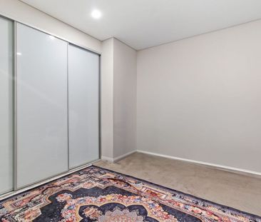 MODERN LIVING, OVERSIZED ALFRESCO & UNBEATABLE CONVENIENCE - Photo 2