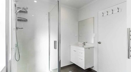 The One to look at! - Photo 4