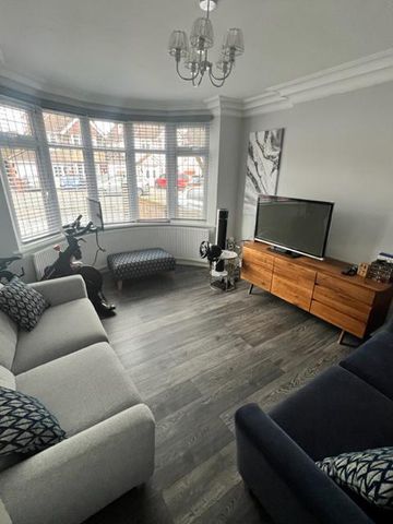 3 bedroom detached house to rent - Photo 2