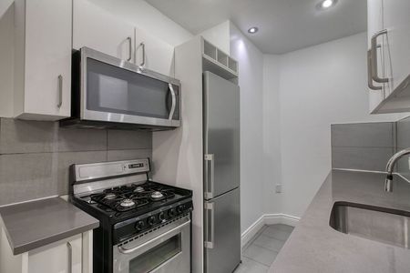 3710-3730 Queen Mary - Photo 4