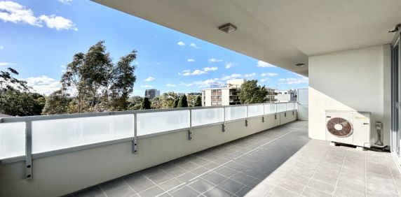 Premium Location in Central Burwood – With Furniture - Photo 2