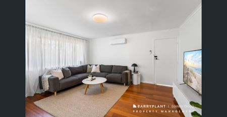 Stunning Renovated Villa Unit - Photo 3