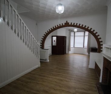 3 Bedroom End of Terrace House for Rent - Photo 1