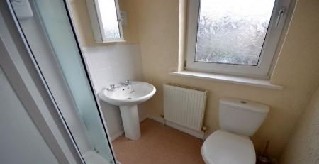 1 bedroom Flat To Let - Photo 5