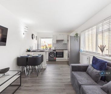 2 bedroom flat to rent - Photo 1