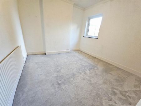 3 bedroom apartment to rent - Photo 3