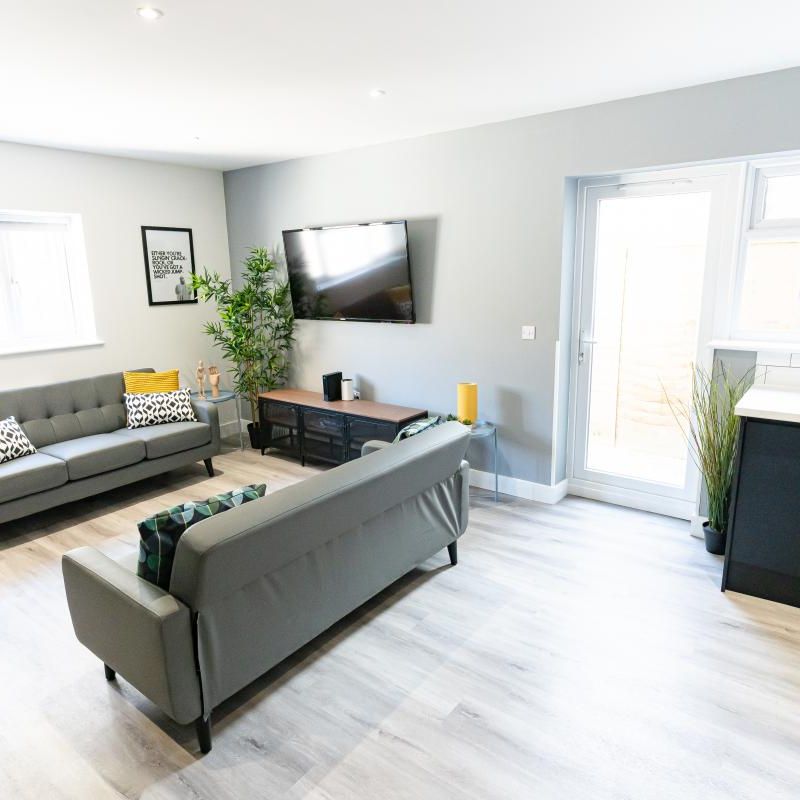 Grosvenor #75 - Photo 1