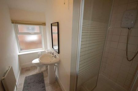 Eastfield Road, Peterborough, Cambridgeshire, PE1 - Photo 4