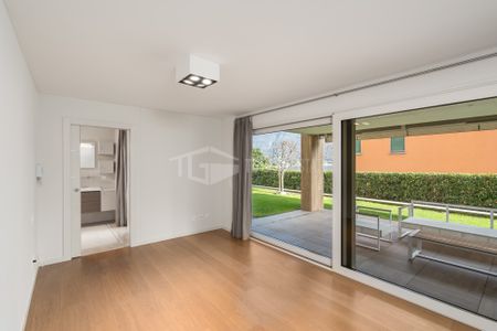 PIACEVOLE APPARTAMENTO DI 6.5 LOCALI CON GIARDINO PRIVATO - Photo 3