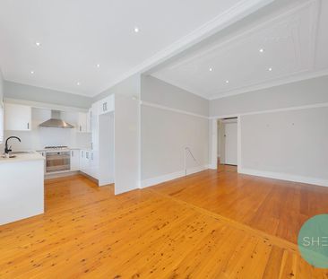 AN ELEGANT DOUBLE-GLAZED HOME WITH EASY CARE GARDEN - Photo 4