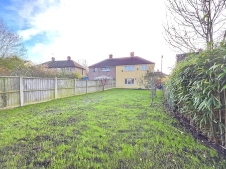 Three bed semi detached - Photo 5