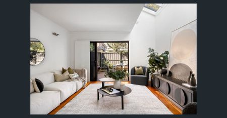 Contemporary Style and Spacious Living Opposite Lumley Gardens - Photo 2