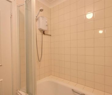1 bedroom in a house share to rent - Photo 6