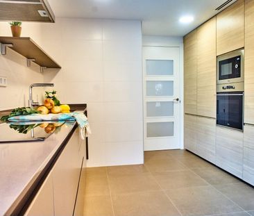Piso de Diseño en Calle Colón — 3 Habitaciones, Terraza con Vistas ... - Photo 3