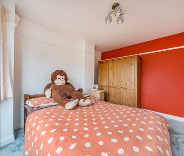 4 bedroom semi-detached house to rent - Photo 5