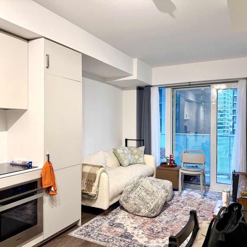 For Lease - 88 Queen Street Unit# 1216, Toronto, Ontario - Photo 1