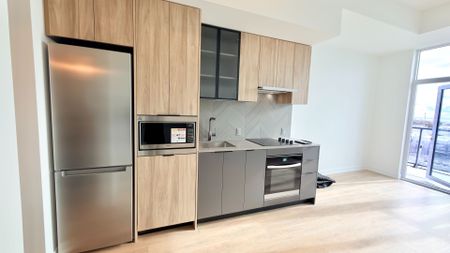 For Lease - 1037 The Queensway N/A Unit# 811, Toronto, Ontario - Photo 4