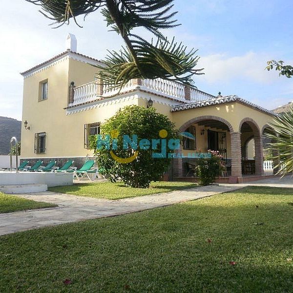 VILLA WITH 4 BEDROOMS WITH PRIVATE POOL, BARBECUE AREA, TERRACE - NERJA, PUNTA LARA ALTA , LONG TERM RENTAL - Photo 1