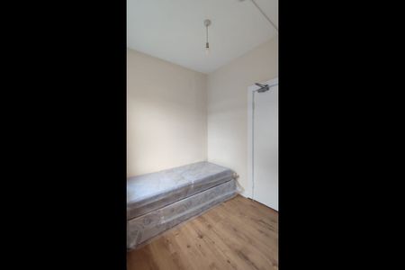 Studio Flat, Larkhall Lane, SW4 - Photo 3