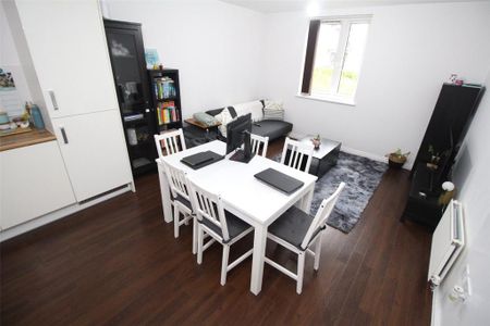 2 bedroom apartment to rent - Photo 2