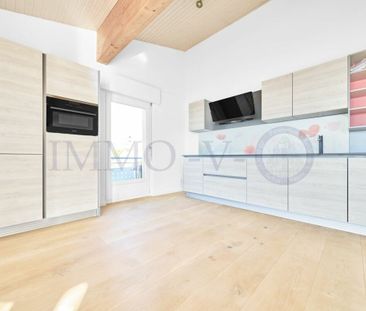 STANDING WITH LAKE AND MOUNTAIN VIEW - Foto 2