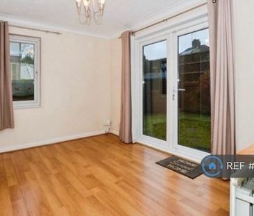 1 bedroom semi-detached house to rent - Photo 3