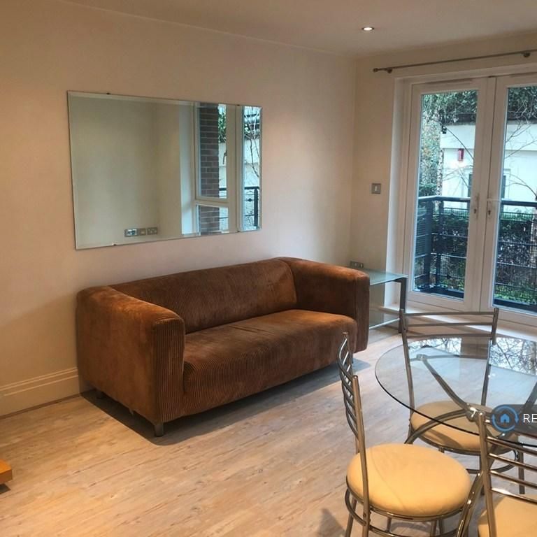 1 bedroom flat to rent - Photo 1