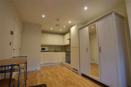 Market Place, Reading, Berkshire, RG1 - Photo 4