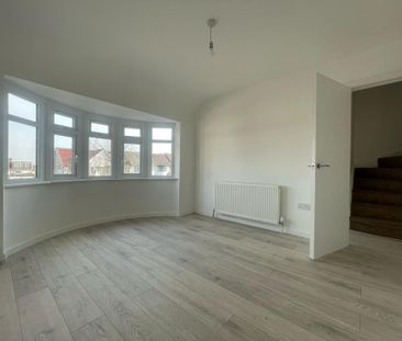 3 bedroom semi-detached house to rent - Photo 2