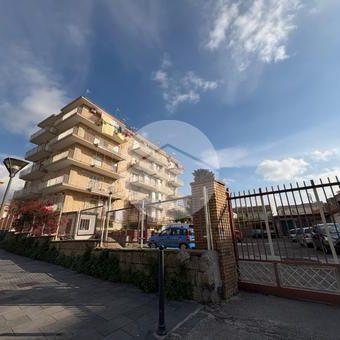Multilocale in affitto - Photo 1
