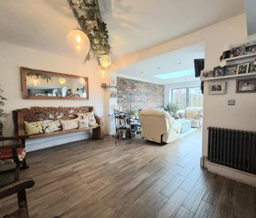 5 bedroom semi-detached house to rent - Photo 5