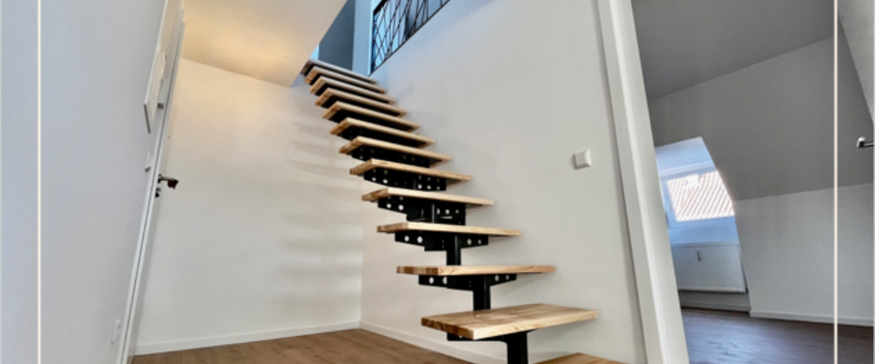 Kernsanierte Maisonette Wohnung mit Luxus Bad und moderner EBK - Photo 1