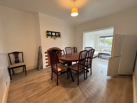 6 Bed Semi-Detached House, Conygre Road, BS34 - Photo 4