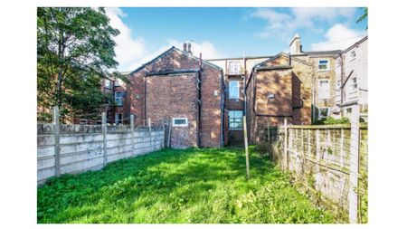 7 Bed Terraced House, Moss Lane East, M14 - Photo 3