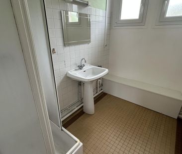 Location Appartement 2 pièces 44m² LE CREUSOT 71200 - Photo 2