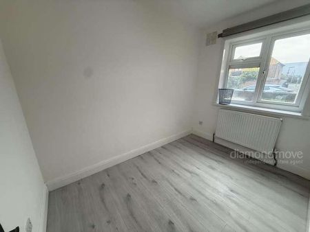 Town Lane, Stanwell, TW19 - Photo 3