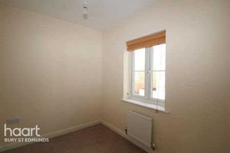 3 bedroom detached house to rent - Photo 3