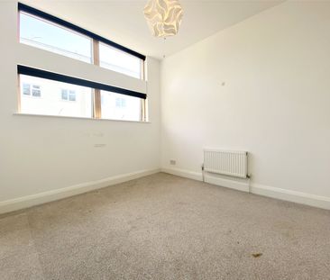 3 Bedroom - Photo 6