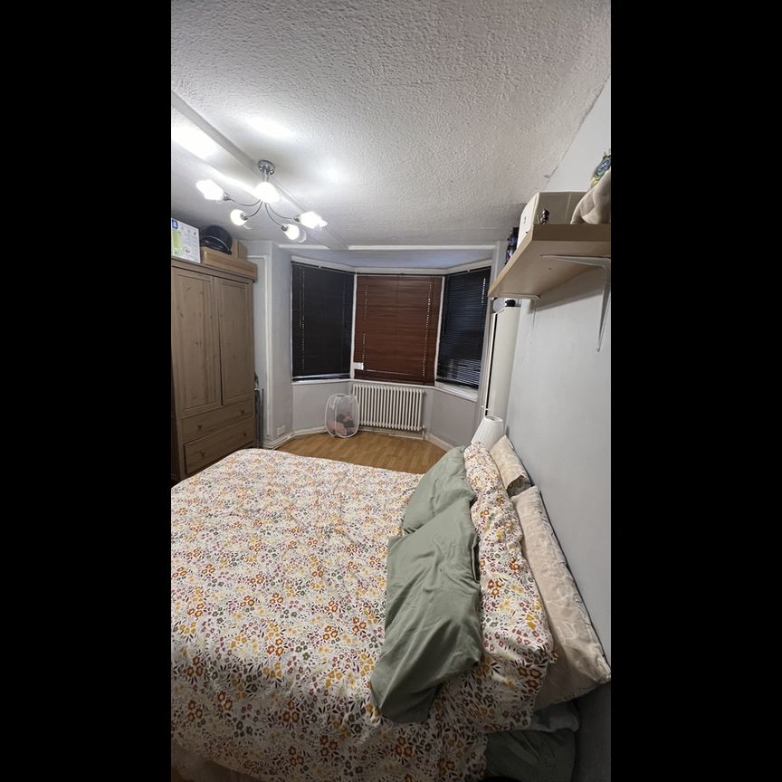 Room in a Shared House, London, SE10 - Photo 1