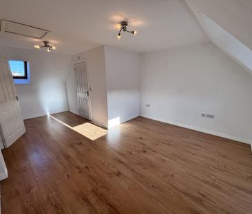 4 bedroom townhouse to rent - Photo 4