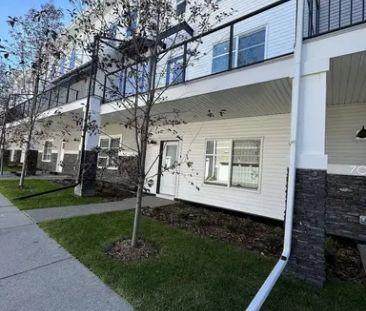 SHOWHOME CONDITION 4 BED/2.5BATH DBL ATTACHED GARAGE | 702 - 14225 1 Street Northwest, Calgary - Photo 1