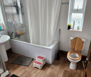 Room in a Shared House, Horsham Street, M6 - Photo 6