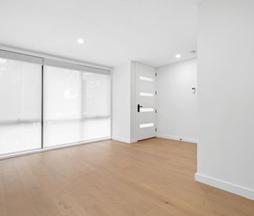 IN THE HEART OF ELTHAM VILLAGE SHOPPING CENTRE - Photo 1